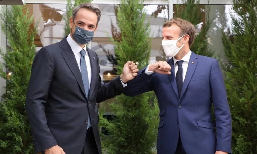 Το παρασκήνιο στο τετ-α-τετ Μητσοτάκη και Μακρόν στη Κορσική